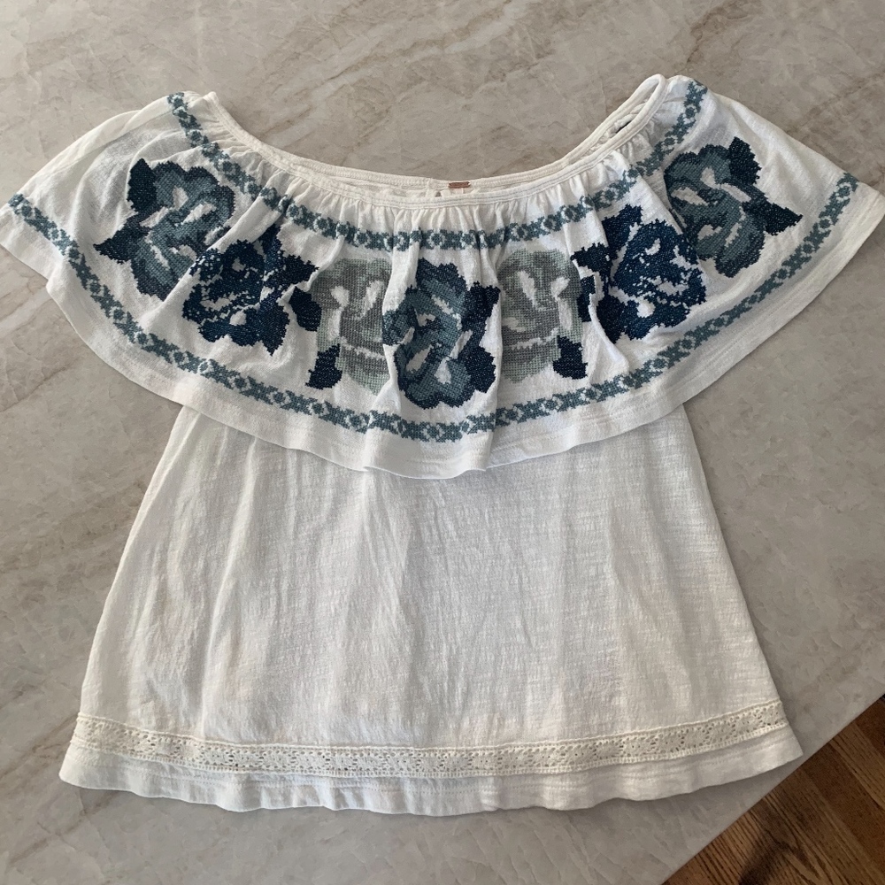 Free People White Off The Shoulder Top Size M